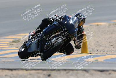 media/Apr-09-2023-SoCal Trackdays (Sun) [[333f347954]]/Turn 10 (115pm)/